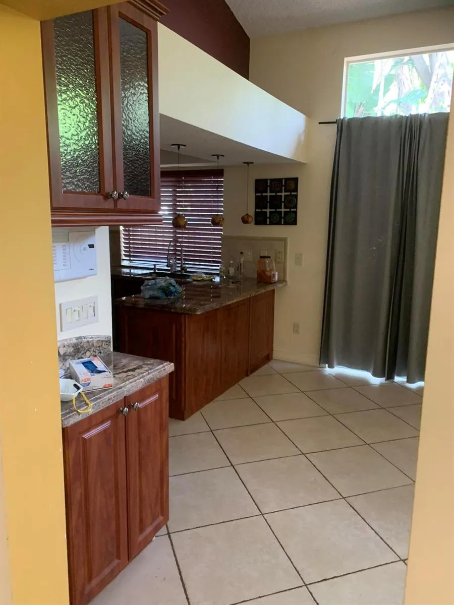 10019 NW 5 STREET Plantation, FL 33324