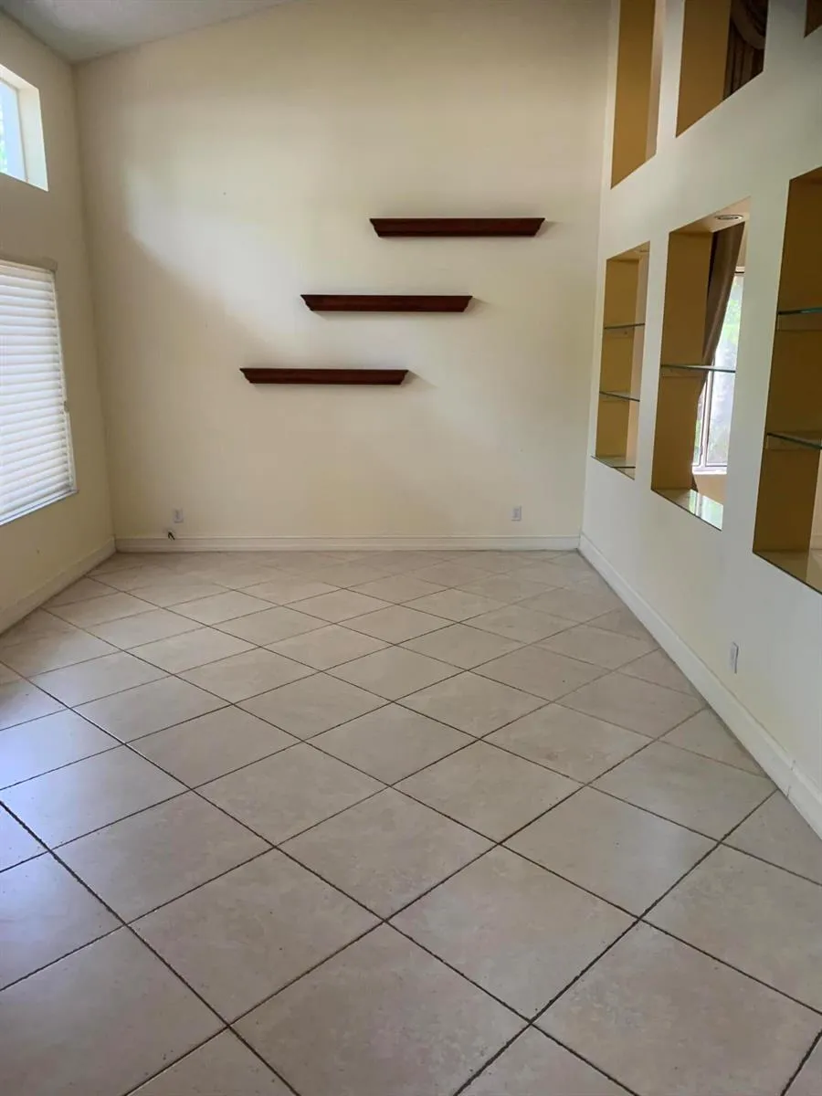 10019 NW 5 STREET Plantation, FL 33324