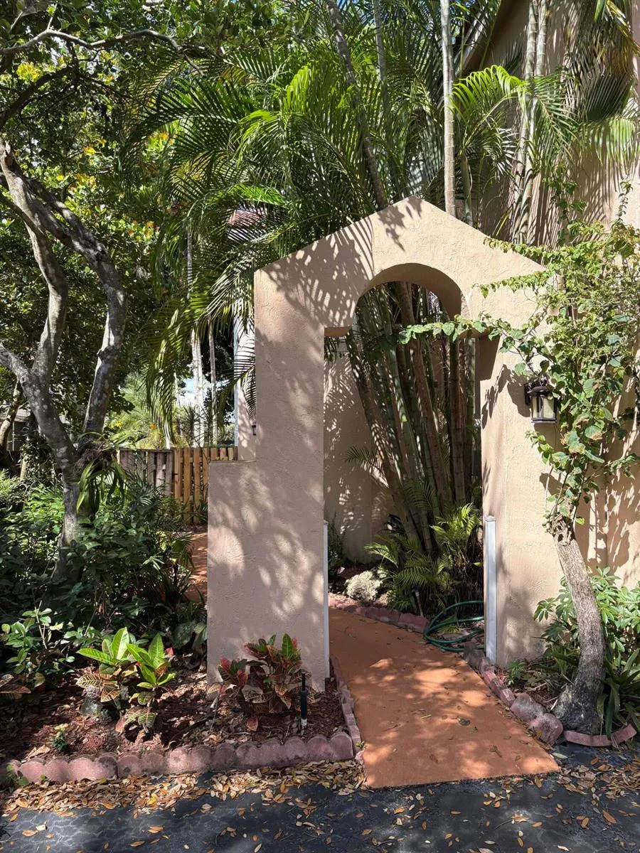 10019 NW 5 STREET Plantation, FL 33324