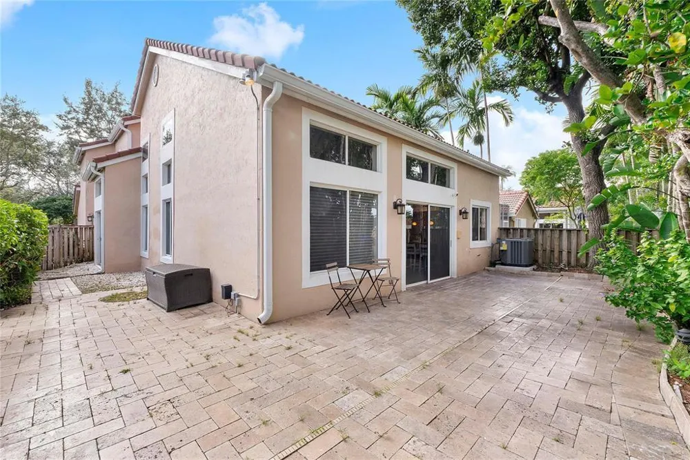 10019 NW 5 STREET Plantation, FL 33324
