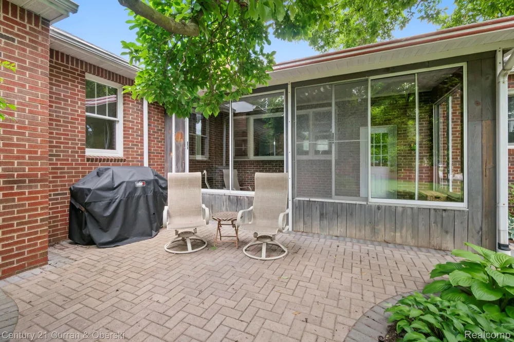 551 Evergreen Street Plymouth City, MI 48170