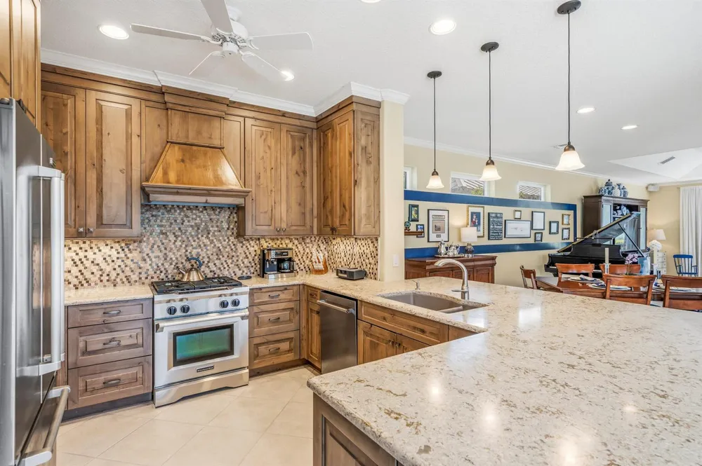 687 HAMPTON WOODS LANE SW Vero Beach, FL 32962