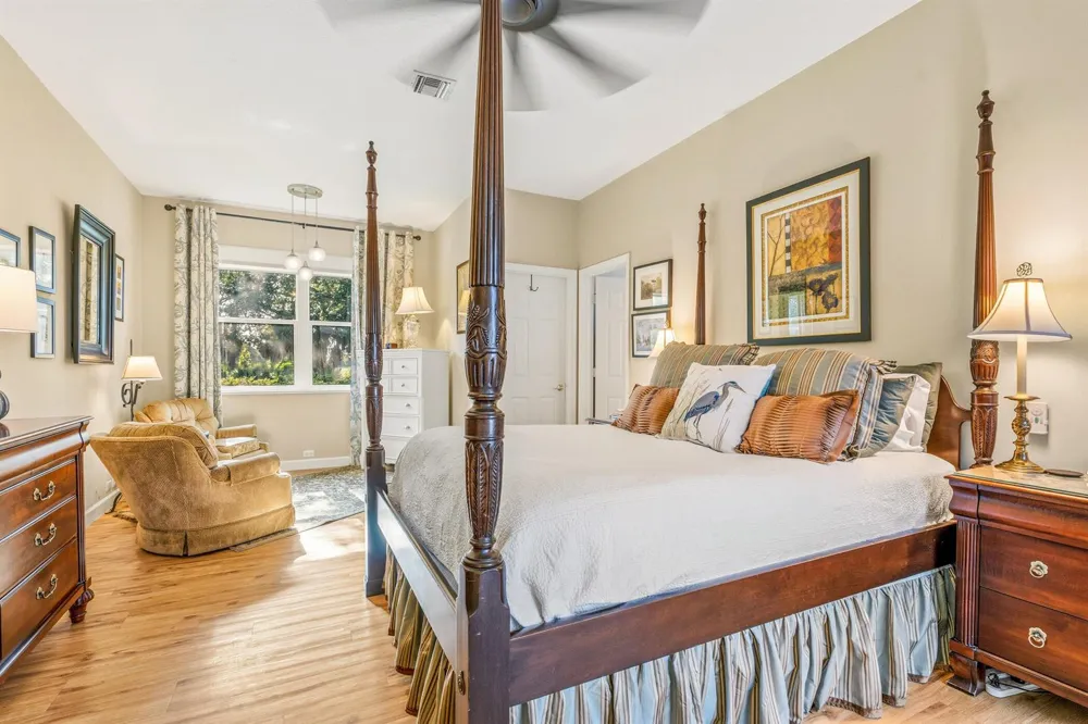 687 HAMPTON WOODS LANE SW Vero Beach, FL 32962