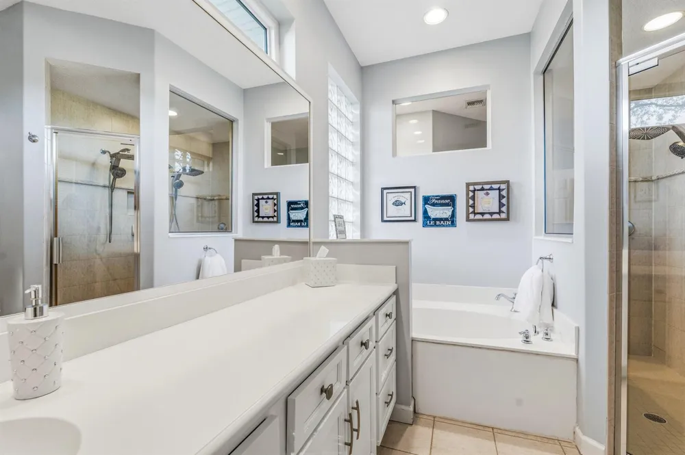 687 HAMPTON WOODS LANE SW Vero Beach, FL 32962