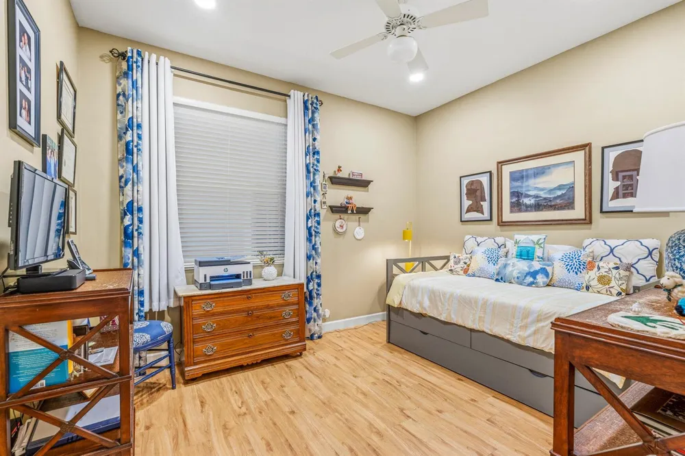 687 HAMPTON WOODS LANE SW Vero Beach, FL 32962