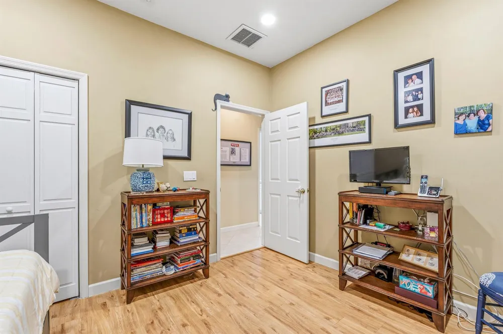 687 HAMPTON WOODS LANE SW Vero Beach, FL 32962