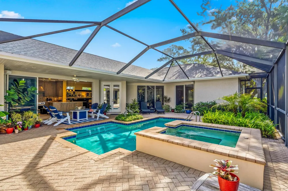 687 HAMPTON WOODS LANE SW Vero Beach, FL 32962