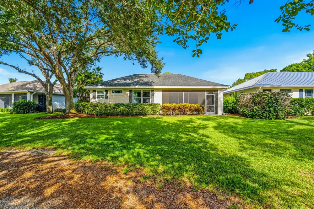 687 HAMPTON WOODS LANE SW Vero Beach, FL 32962