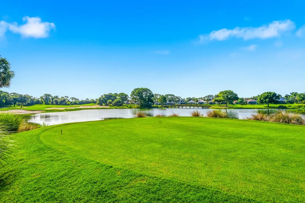 687 HAMPTON WOODS LANE SW Vero Beach, FL 32962
