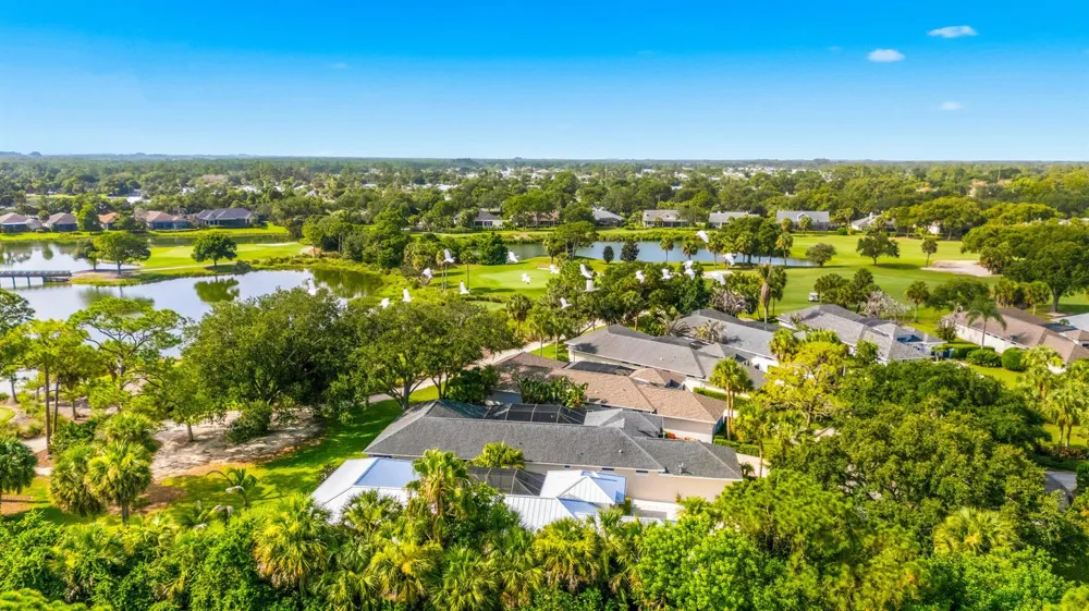 687 HAMPTON WOODS LANE SW Vero Beach, FL 32962