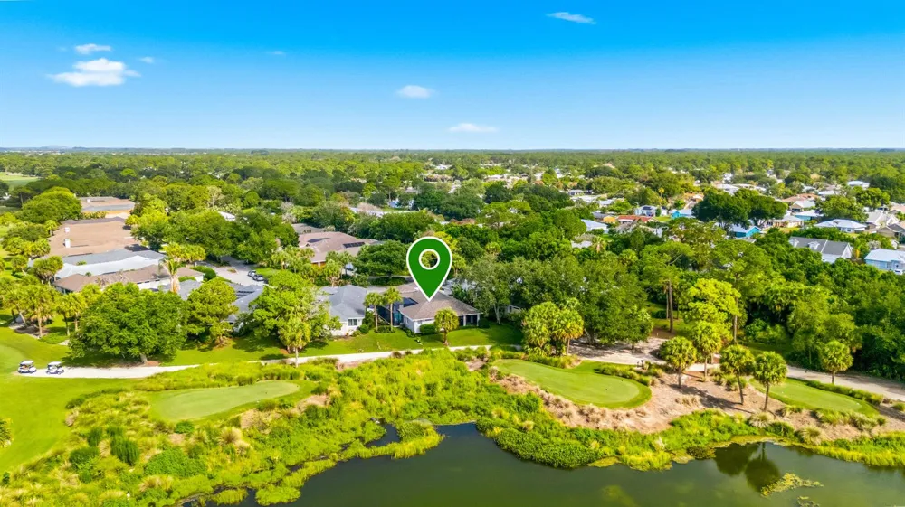 687 HAMPTON WOODS LANE SW Vero Beach, FL 32962