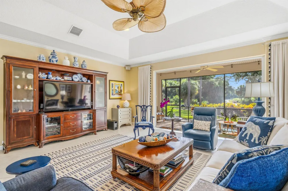 687 HAMPTON WOODS LANE SW Vero Beach, FL 32962