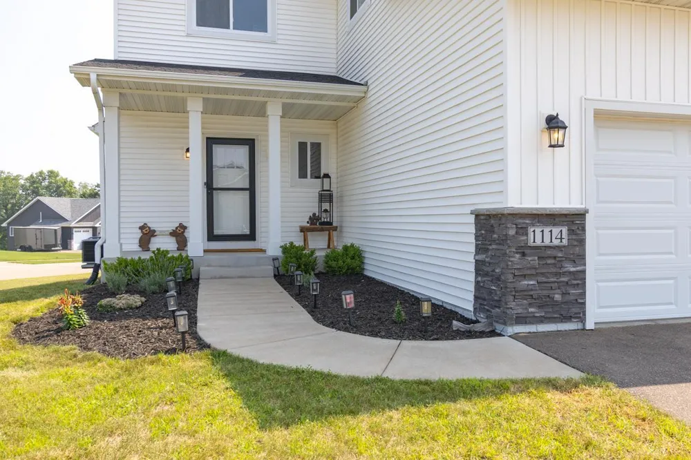 1114 Susan Lane Roberts, WI 54023