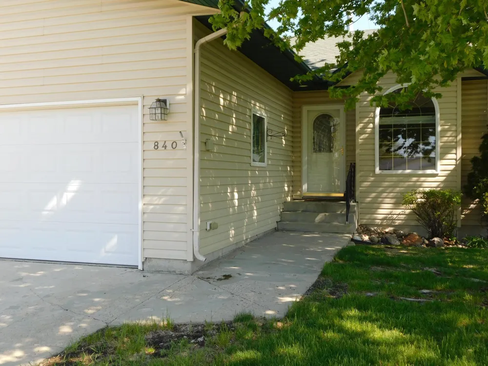 840 Lakeridge Place West Fargo, ND 58078
