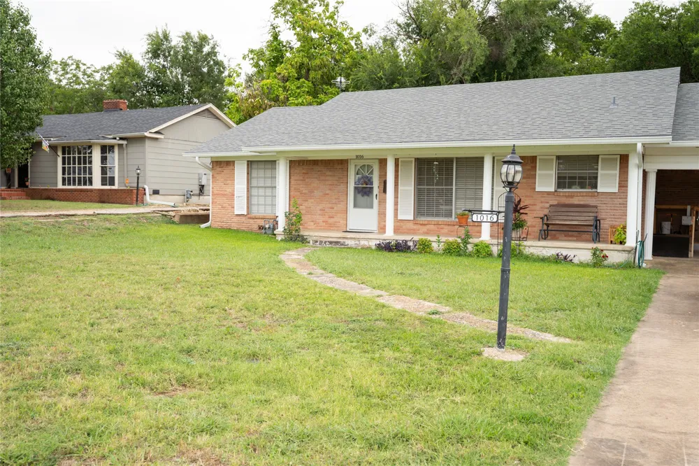 1016 E Franklin Street Hillsboro, TX 76645