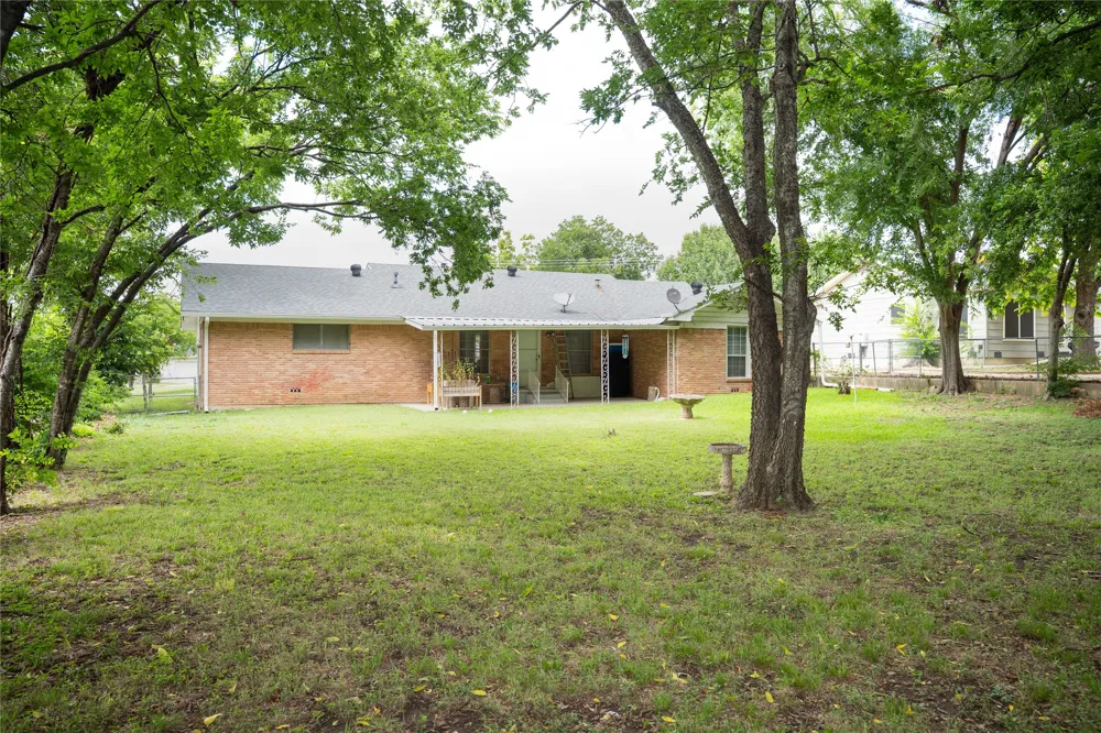 1016 E Franklin Street Hillsboro, TX 76645