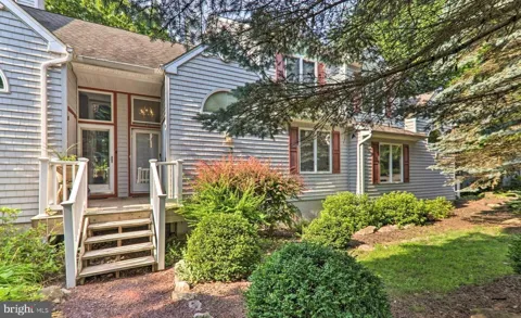 102 LAURELWOODS DRIVE
