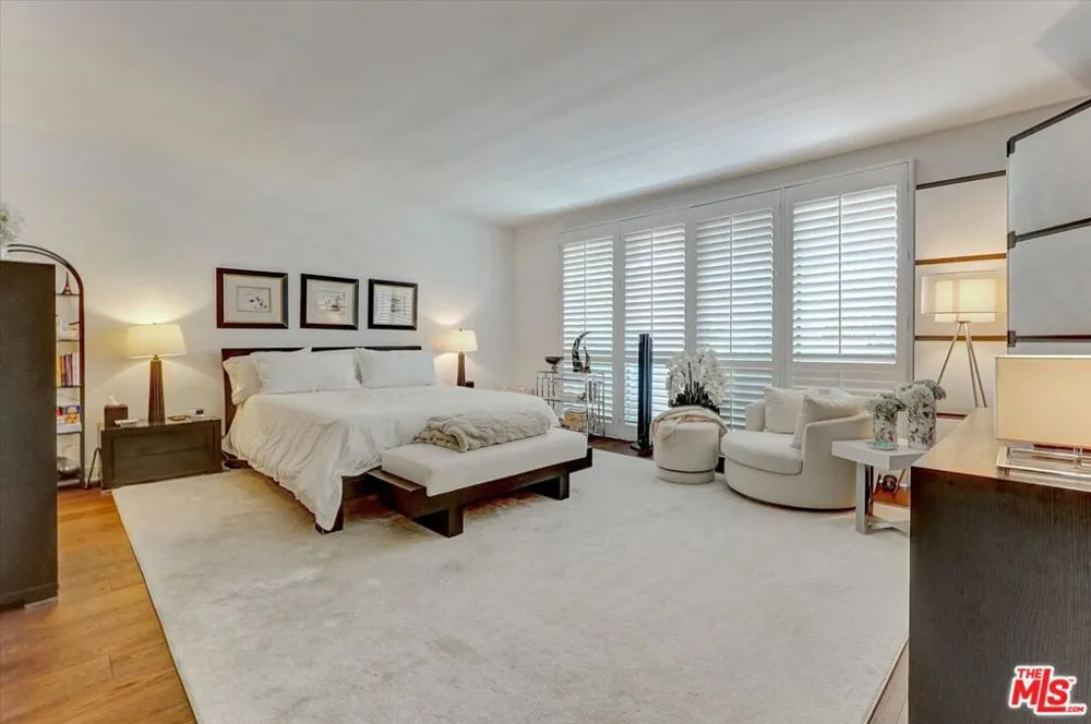 148 S Crescent Drive #101 Beverly Hills, CA 90212