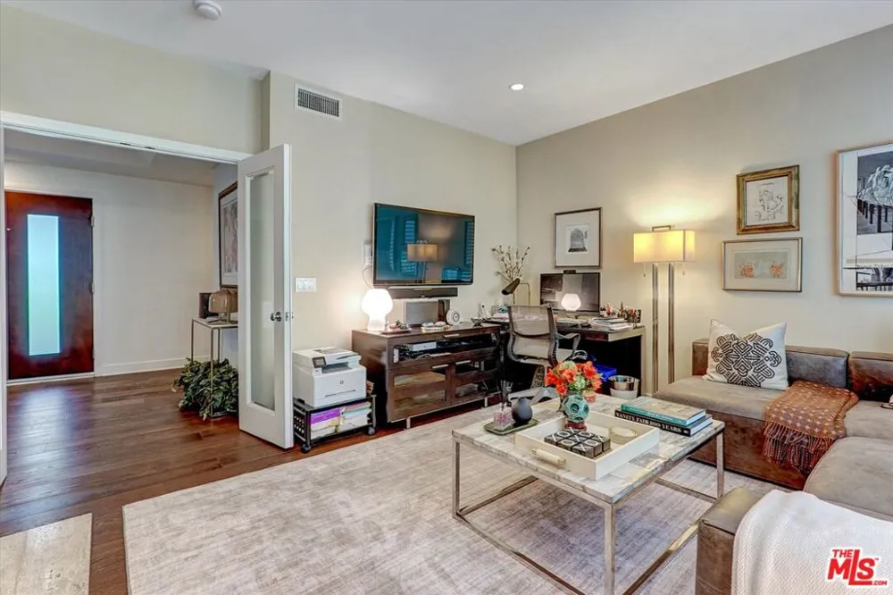 148 S Crescent Drive #101 Beverly Hills, CA 90212