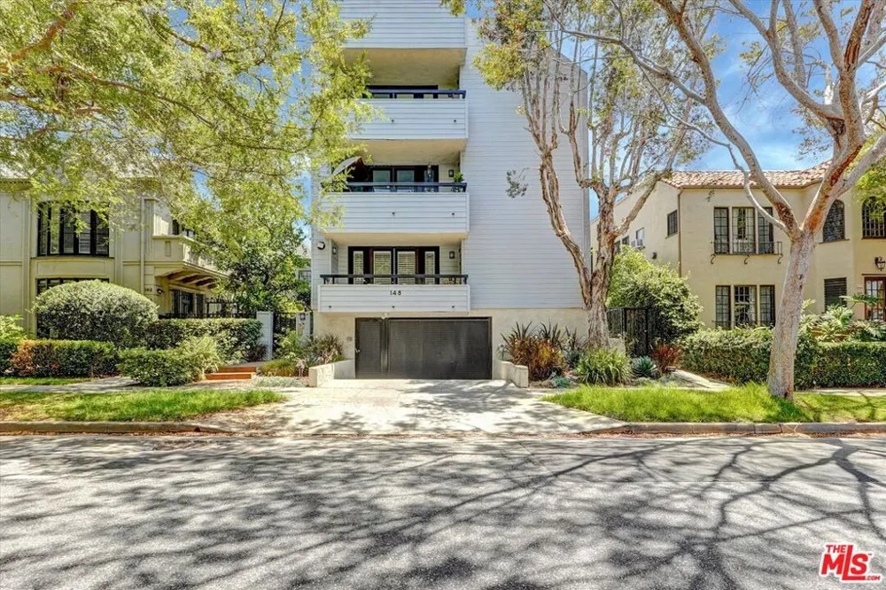148 S Crescent Drive #101 Beverly Hills, CA 90212