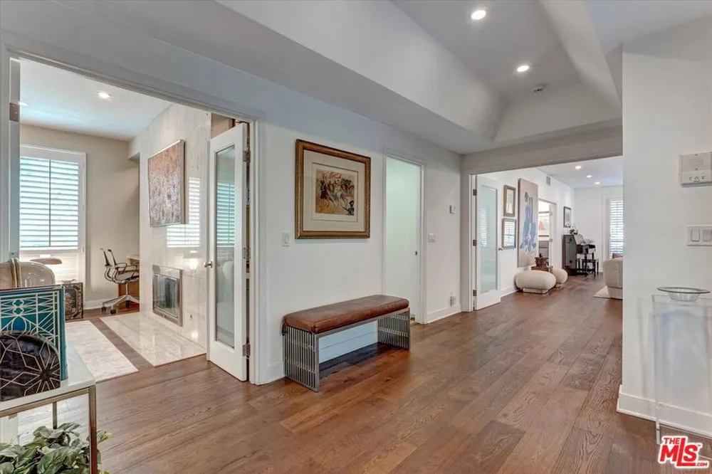 148 S Crescent Drive #101 Beverly Hills, CA 90212
