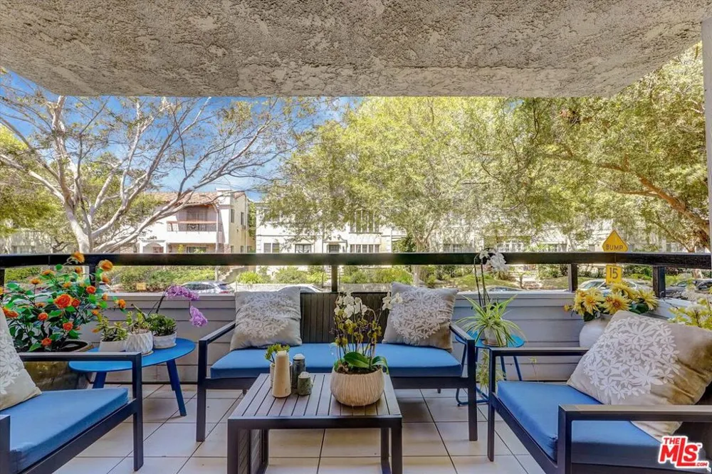 148 S Crescent Drive #101 Beverly Hills, CA 90212