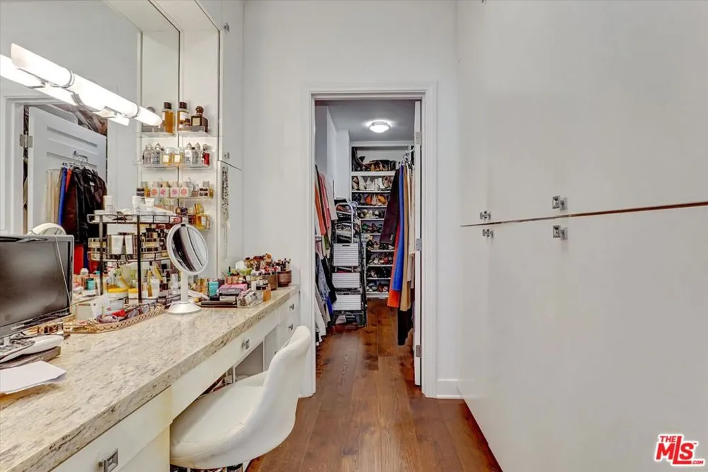 148 S Crescent Drive #101 Beverly Hills, CA 90212