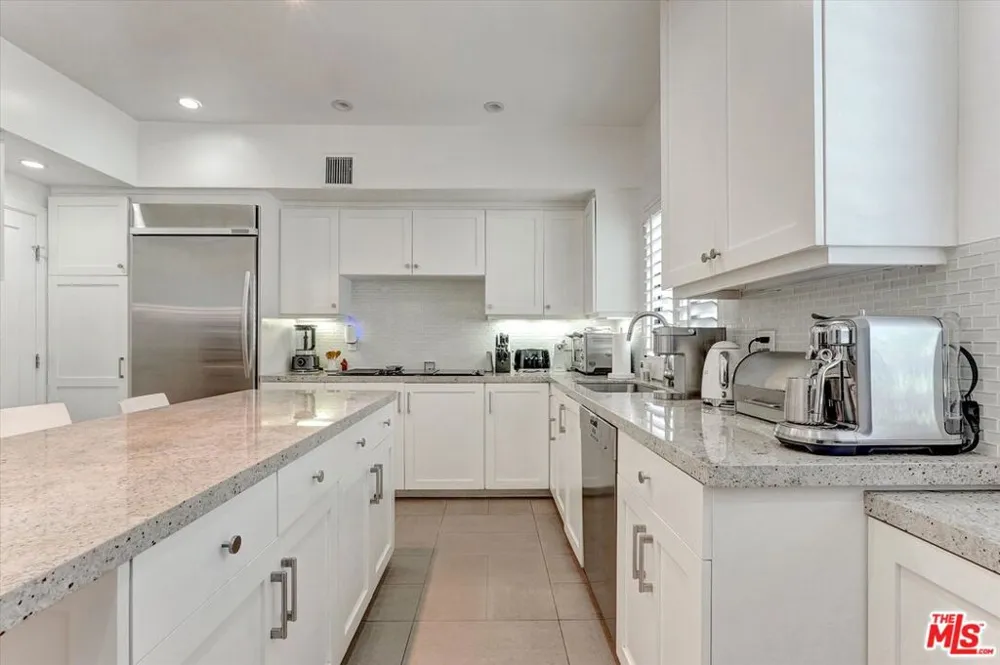 148 S Crescent Drive #101 Beverly Hills, CA 90212