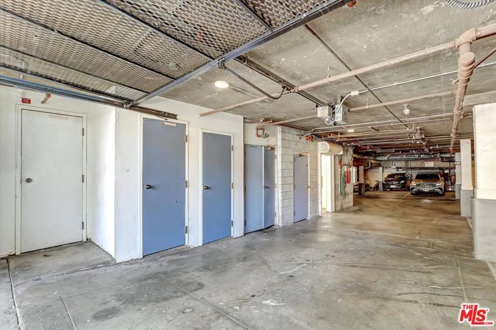 148 S Crescent Drive #101 Beverly Hills, CA 90212