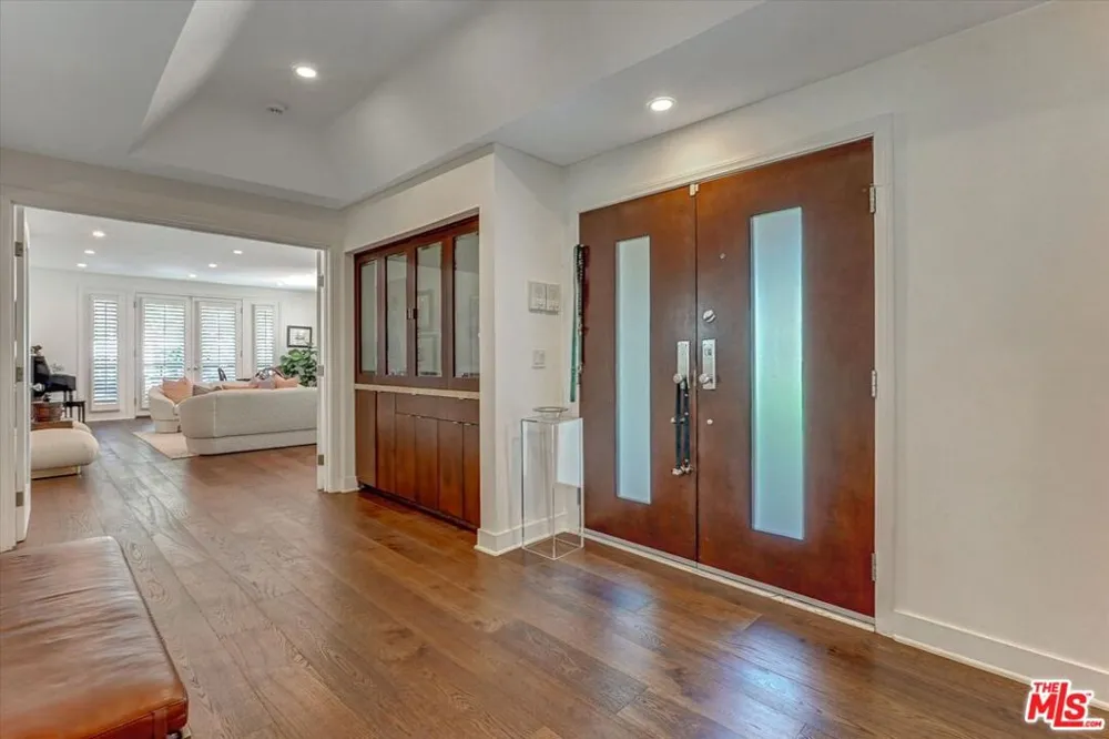 148 S Crescent Drive #101 Beverly Hills, CA 90212
