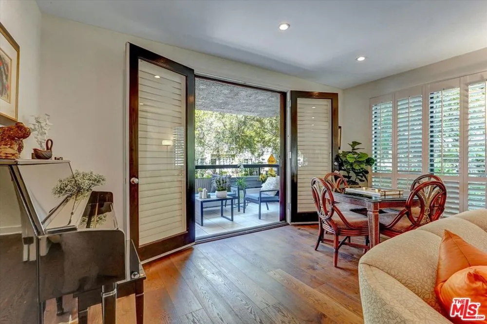 148 S Crescent Drive #101 Beverly Hills, CA 90212