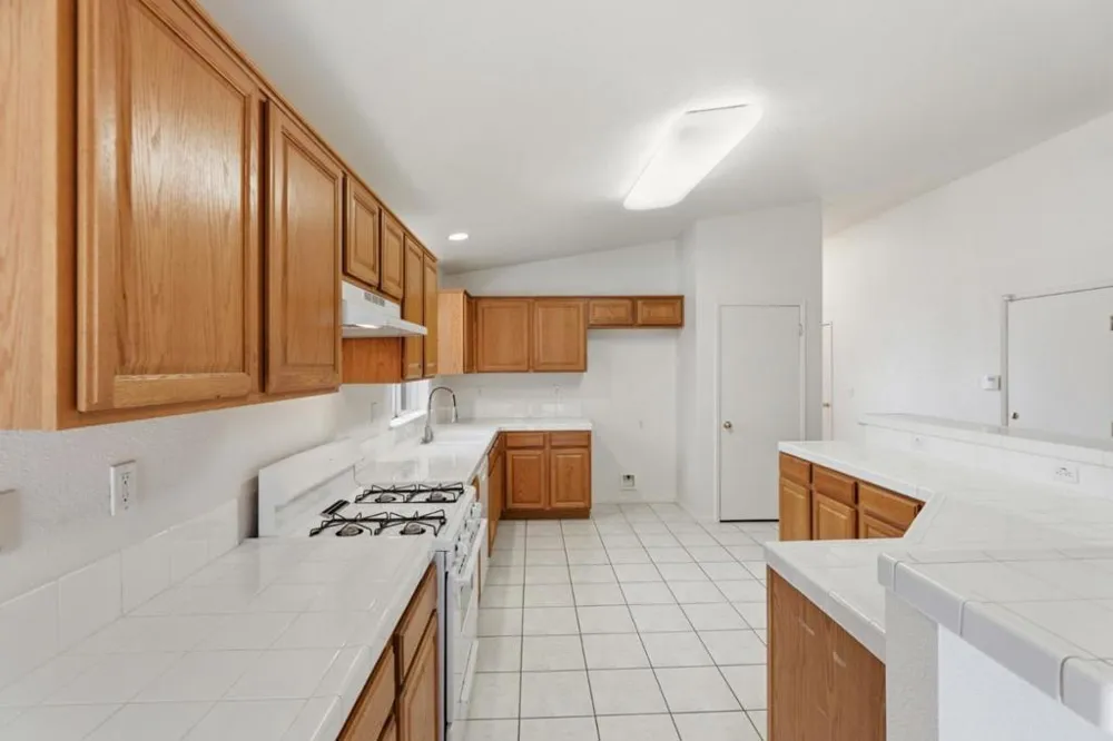 2500 Sadies Drive Hollister, CA 95023