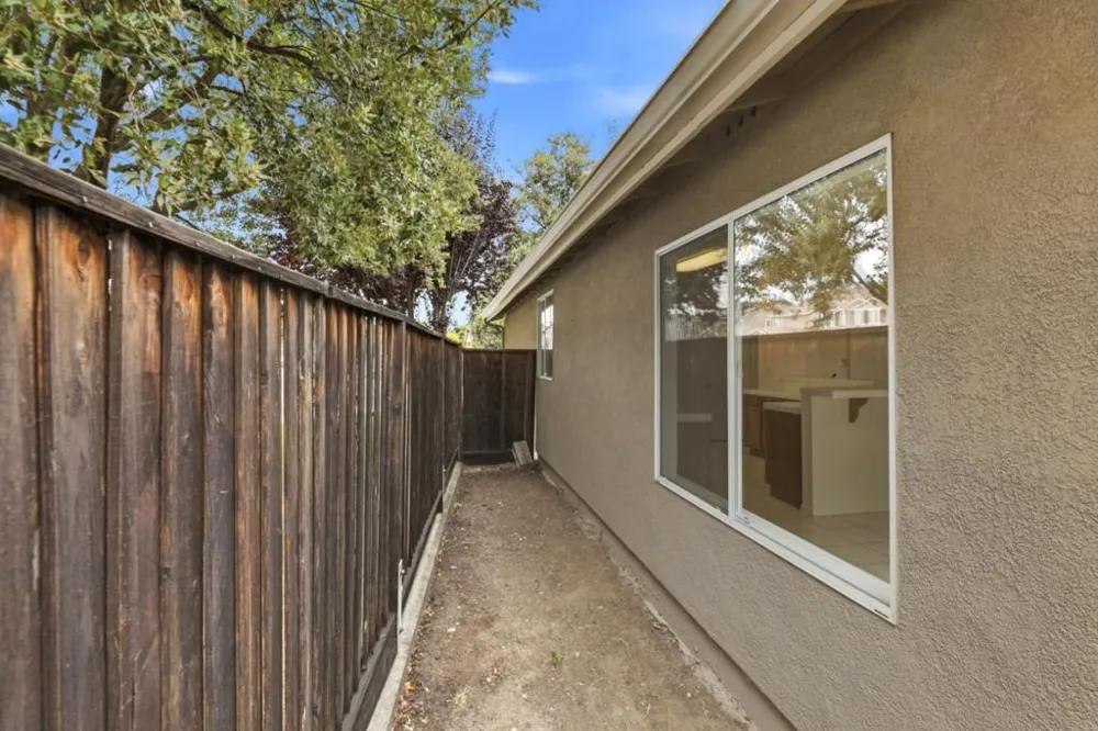 2500 Sadies Drive Hollister, CA 95023