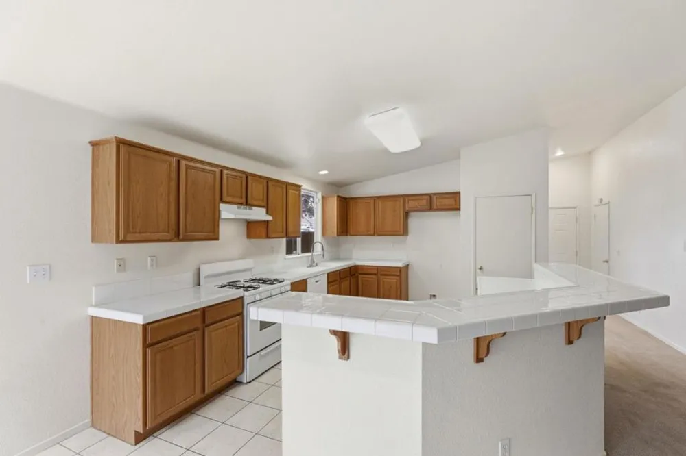 2500 Sadies Drive Hollister, CA 95023