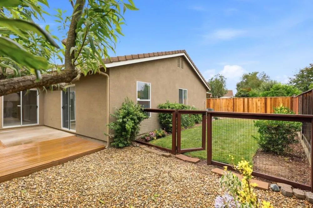 2500 Sadies Drive Hollister, CA 95023