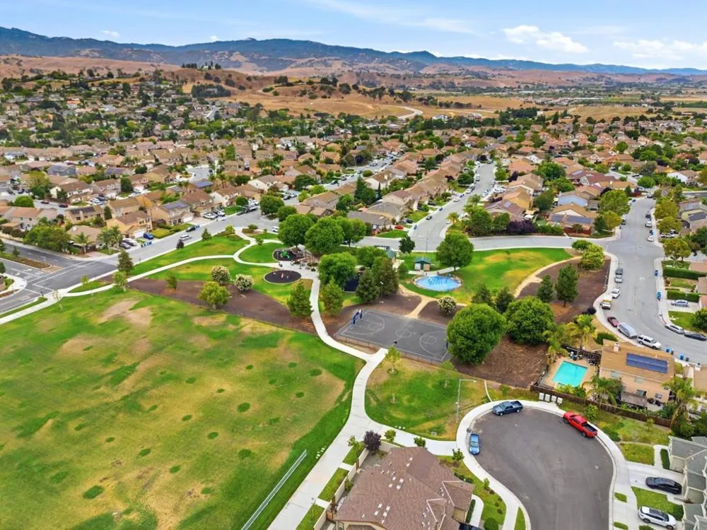 2500 Sadies Drive Hollister, CA 95023