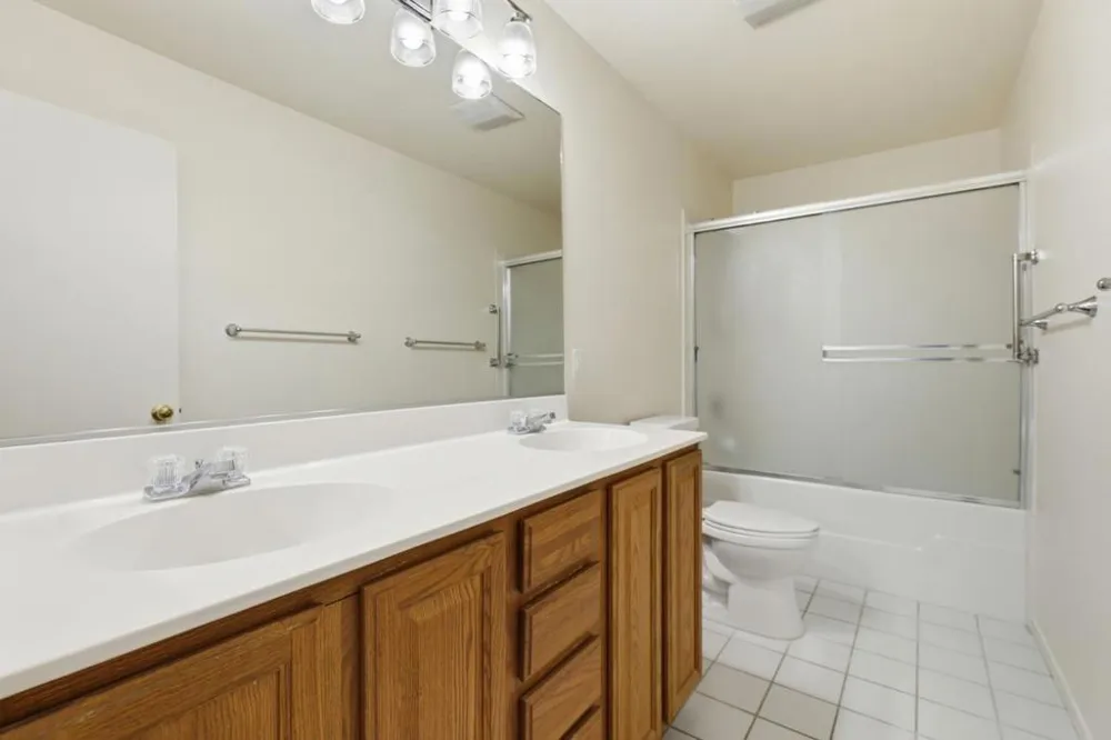 2500 Sadies Drive Hollister, CA 95023
