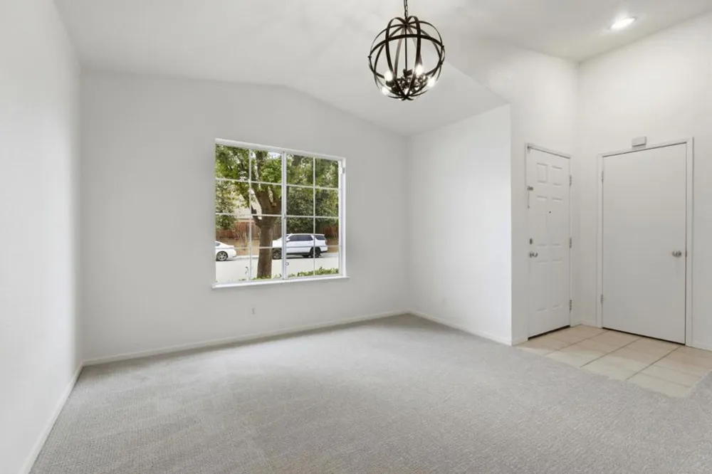 2500 Sadies Drive Hollister, CA 95023