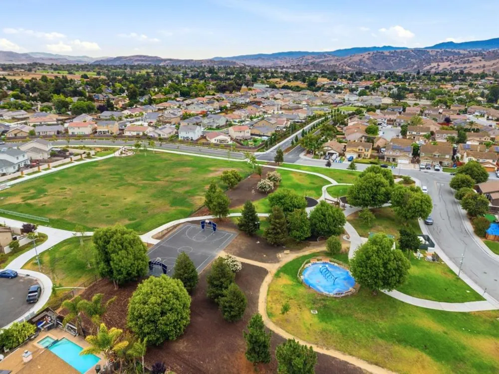 2500 Sadies Drive Hollister, CA 95023