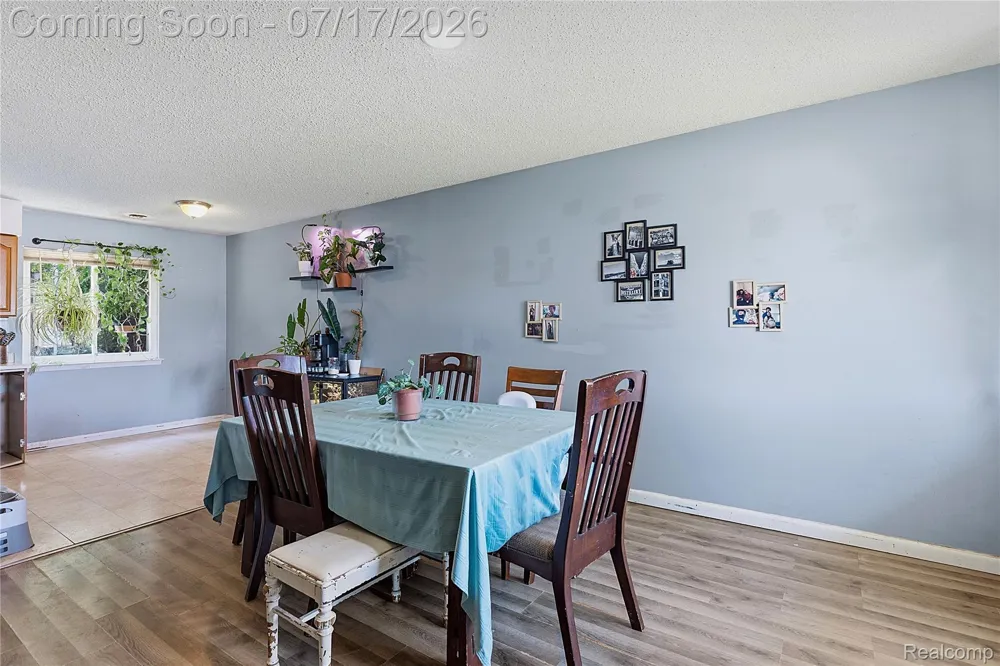 15166 Kerstyn Street Taylor City, MI 48180