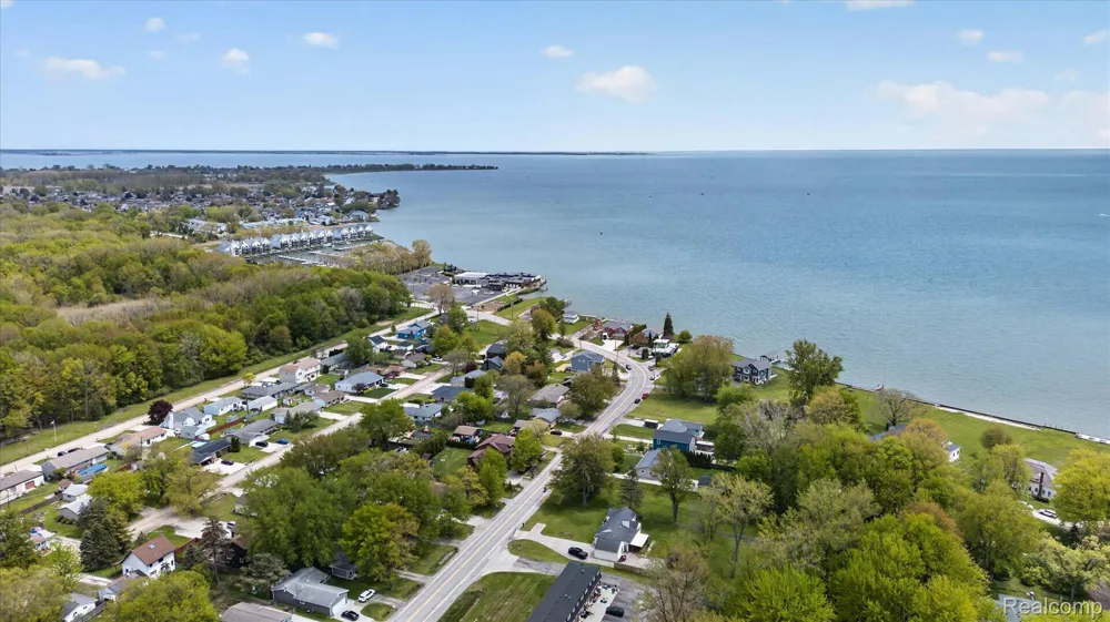 37235 Jefferson Avenue Harrison Charter Township, MI 48045