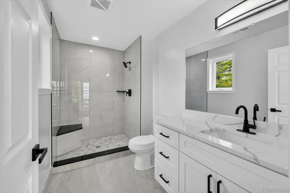 37235 Jefferson Avenue Harrison Charter Township, MI 48045