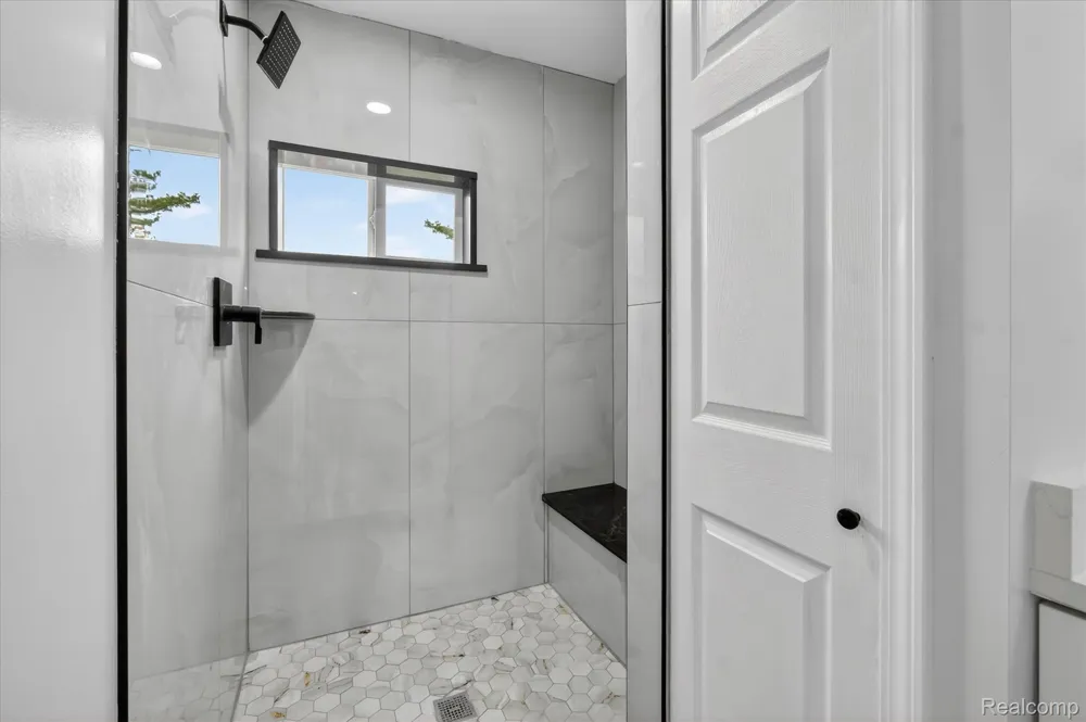 37235 Jefferson Avenue Harrison Charter Township, MI 48045