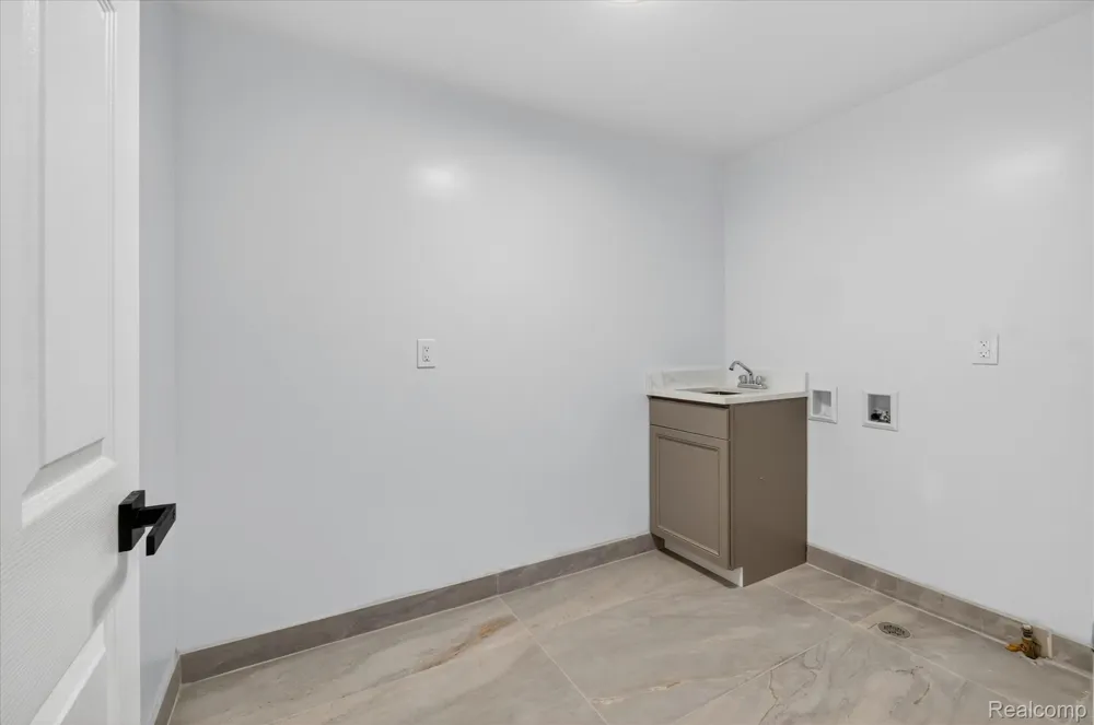 37235 Jefferson Avenue Harrison Charter Township, MI 48045