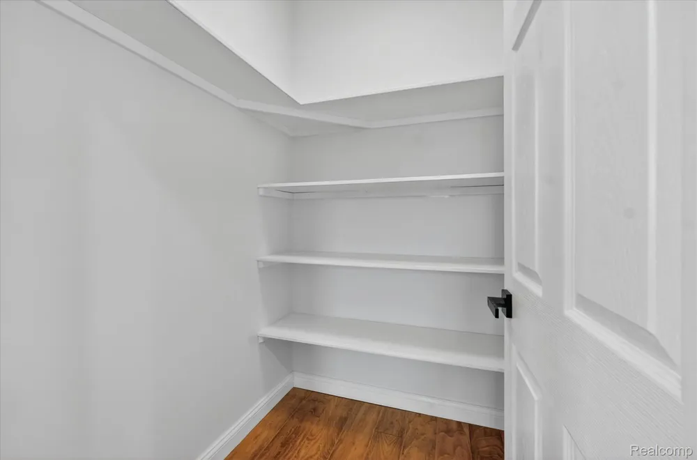 37235 Jefferson Avenue Harrison Charter Township, MI 48045