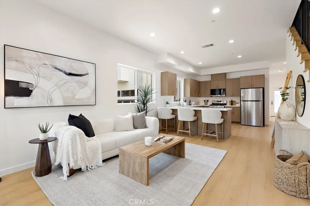 642 E Fairview Boulevard Inglewood, CA 90302