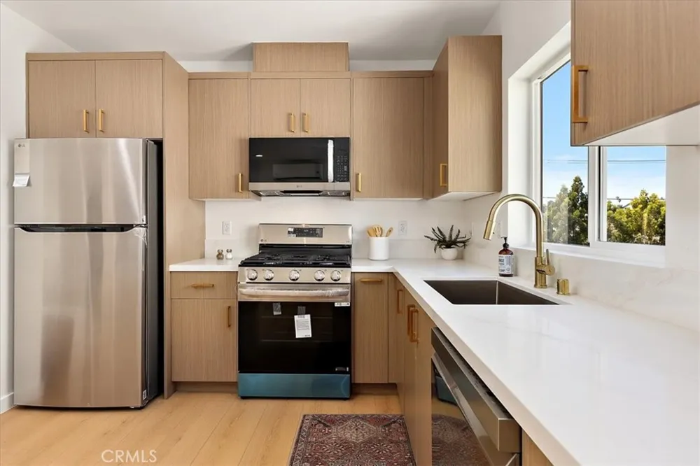 642 E Fairview Boulevard Inglewood, CA 90302