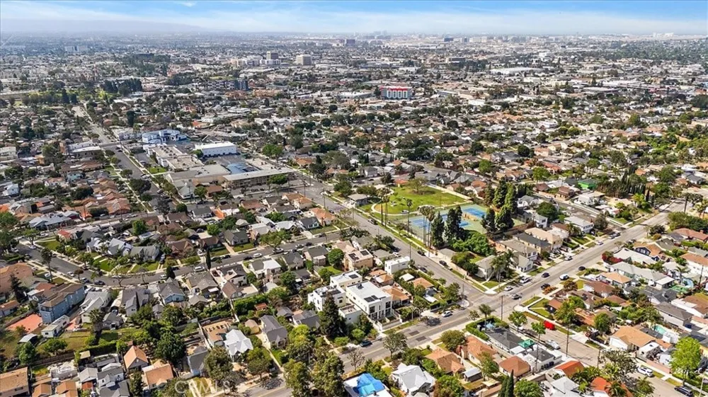 642 E Fairview Boulevard Inglewood, CA 90302