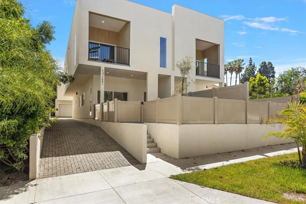 642 E Fairview Boulevard Inglewood, CA 90302