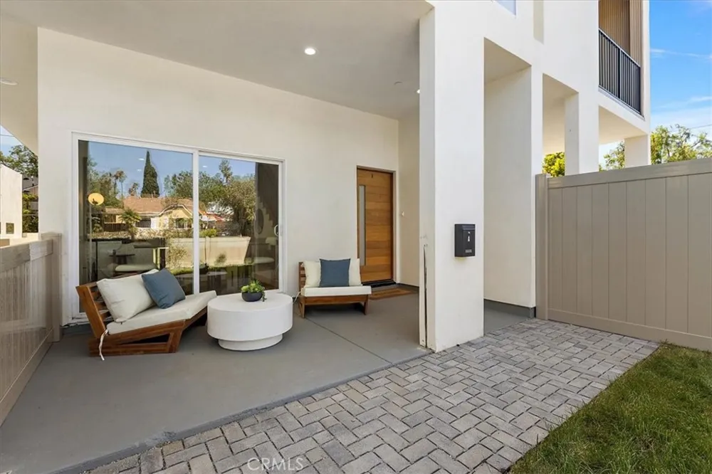 642 E Fairview Boulevard Inglewood, CA 90302